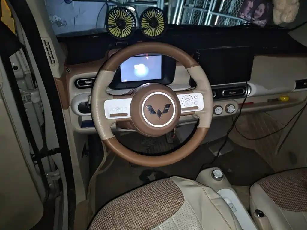 Wuling MINIEV — миниатюра 3