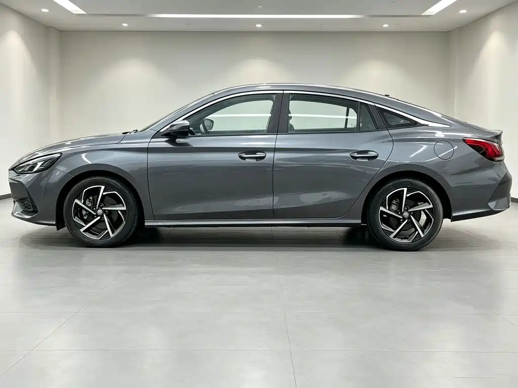 MG MG5 — миниатюра 12