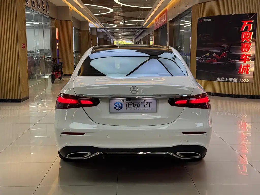 Mercedes-Benz E-Class — миниатюра 6