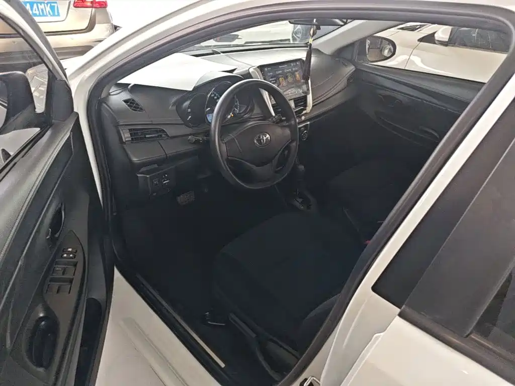Toyota Yaris L — миниатюра 15