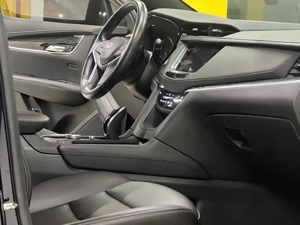Cadillac XT5 — миниатюра 6
