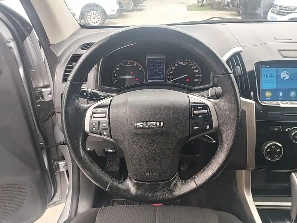 Isuzu D-MAX — миниатюра 11