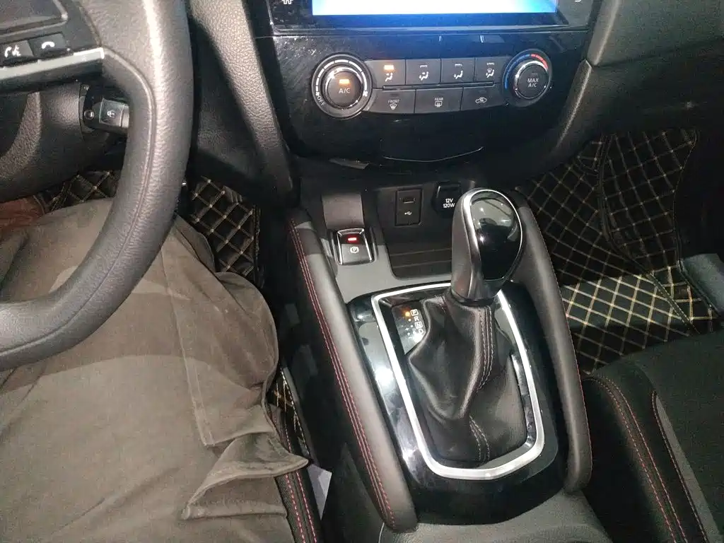 Nissan Qashqai — миниатюра 14