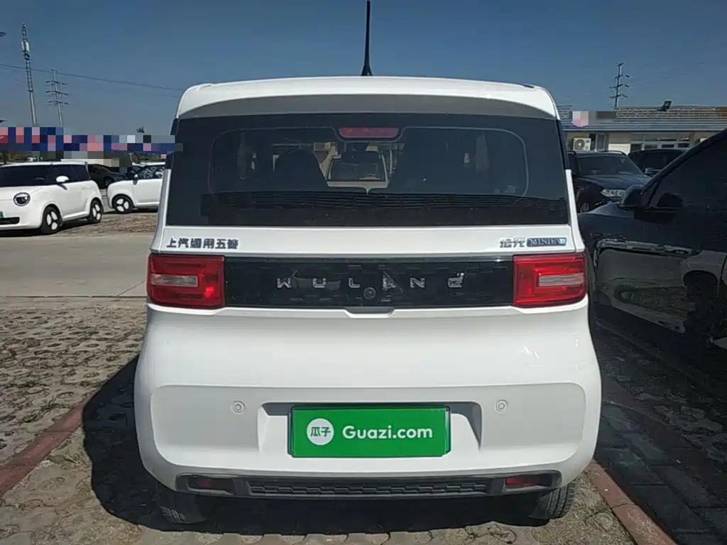 Wuling MINIEV — миниатюра 6
