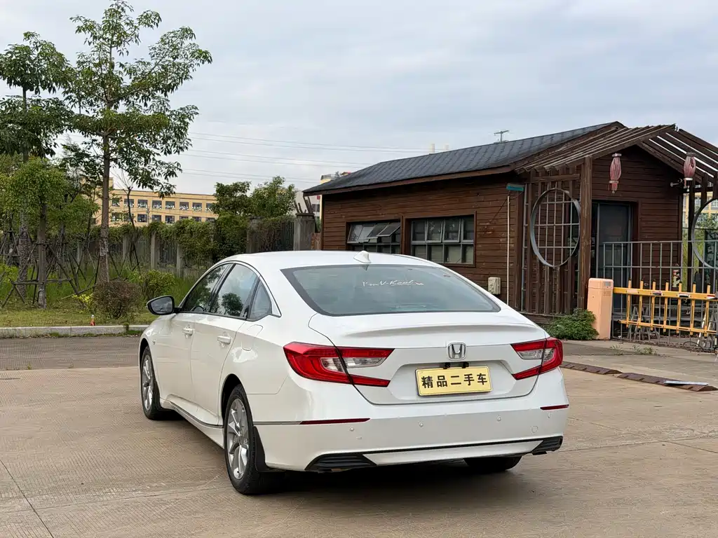 Honda Accord — миниатюра 9
