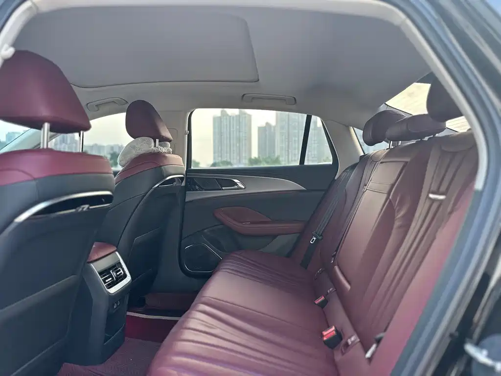 Hongqi Hongqi H5 — миниатюра 8