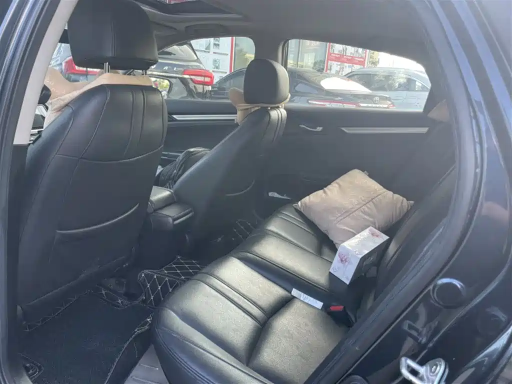 Honda Civic — миниатюра 4