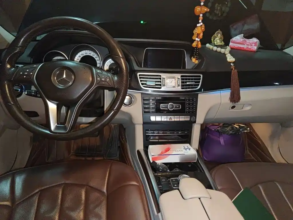 Mercedes-Benz E-Class — миниатюра 13