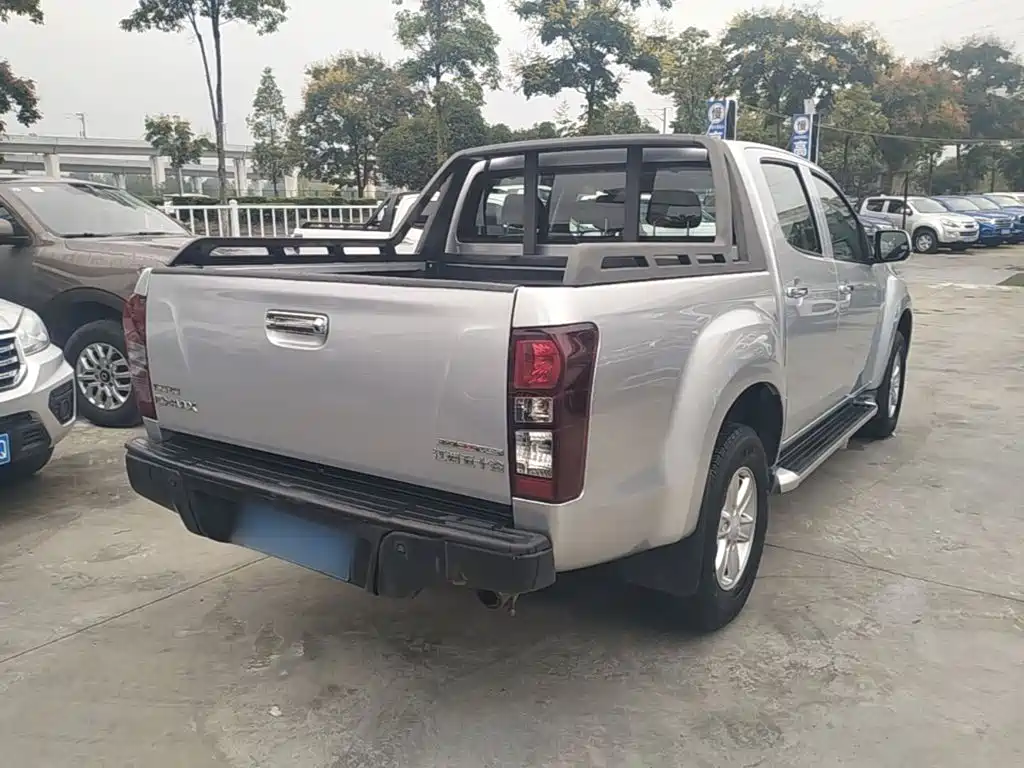 Isuzu D-MAX — миниатюра 7