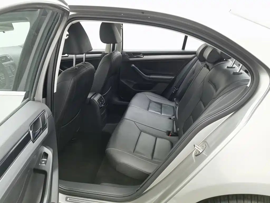 Volkswagen Sagitar — миниатюра 15