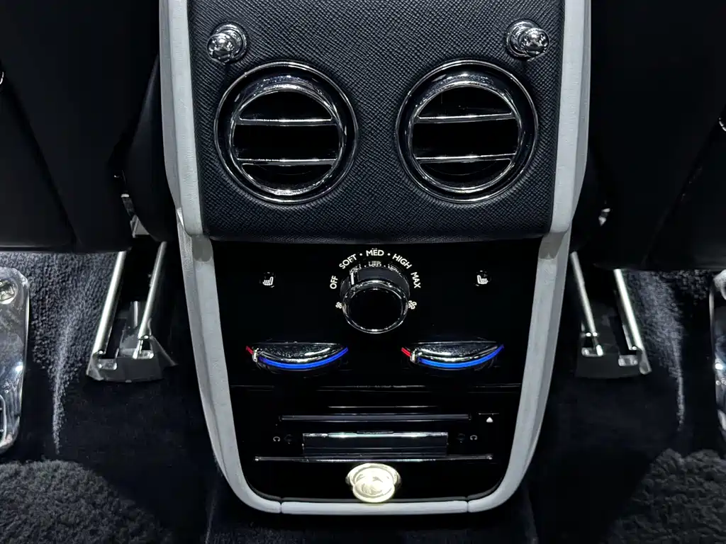 Rolls-Royce Cullinan — миниатюра 25