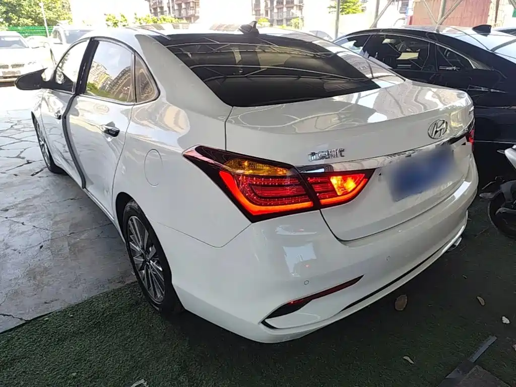 Hyundai Mistra — миниатюра 5
