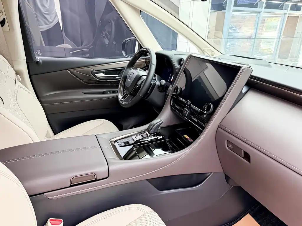 Toyota Vellfire — миниатюра 9
