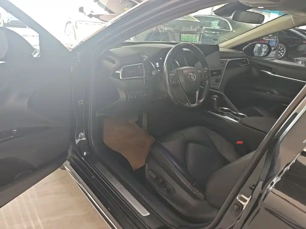 Toyota Camry — миниатюра 16
