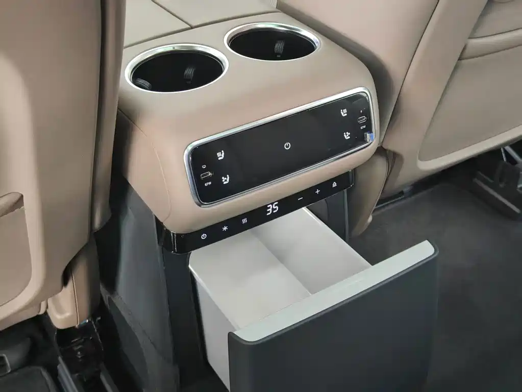 Li Auto Li L8 — миниатюра 7