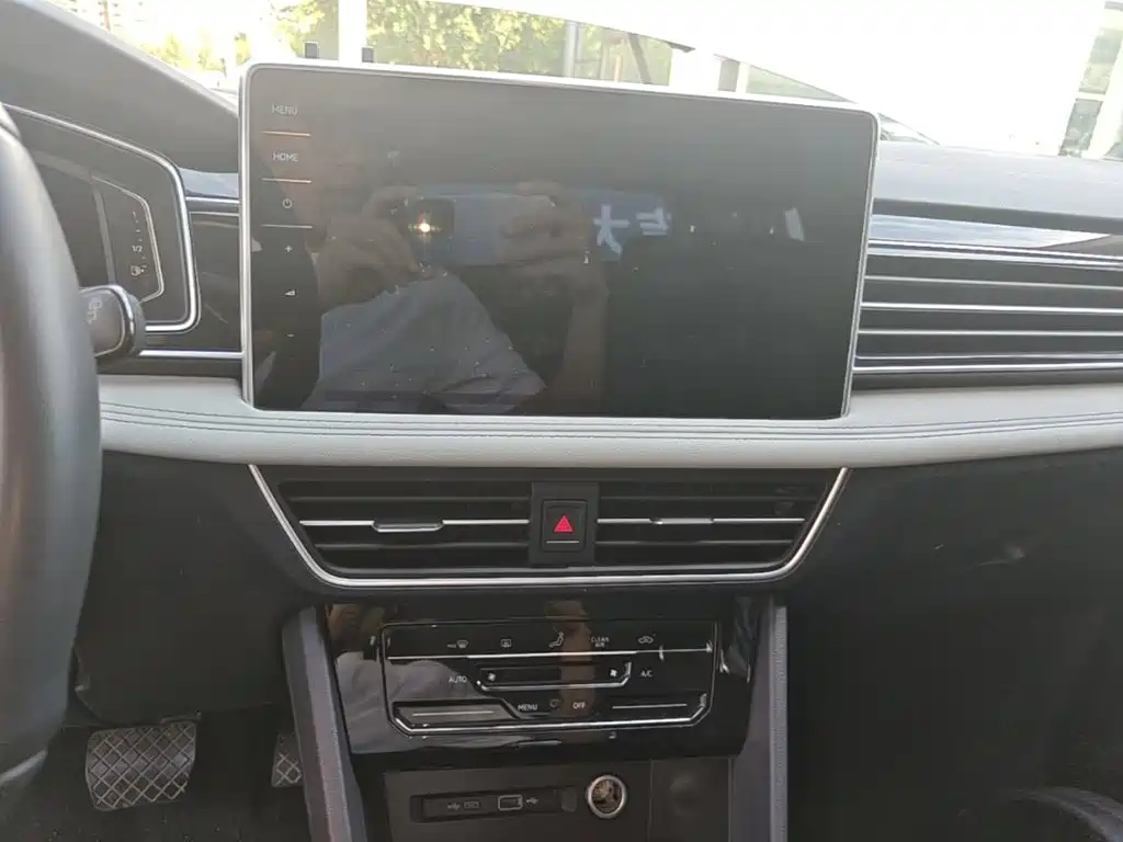 Volkswagen Tiguan L — миниатюра 13