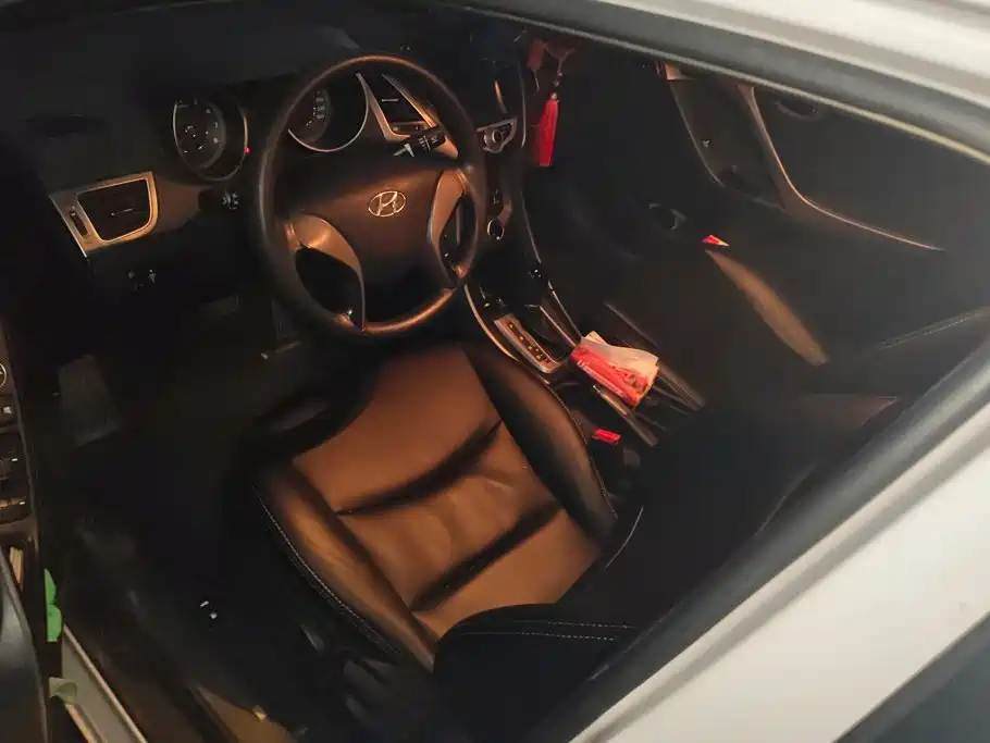 Hyundai Elantra Langdong — миниатюра 9