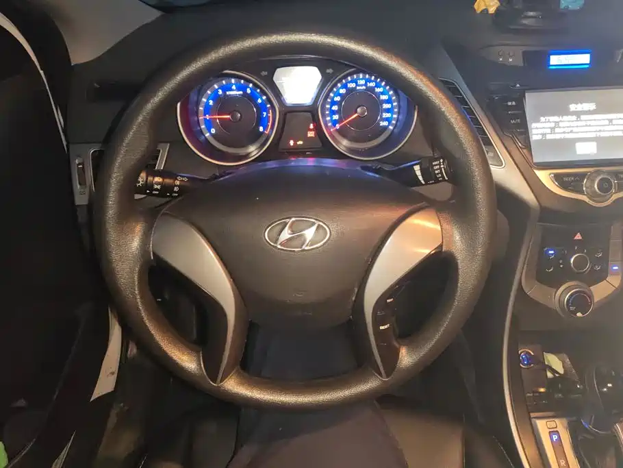 Hyundai Elantra Langdong — миниатюра 15