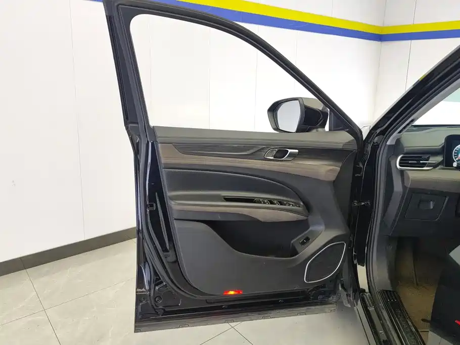 Ford Equator — миниатюра 7