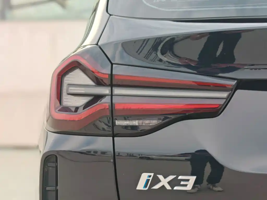 BMW iX3 — миниатюра 11