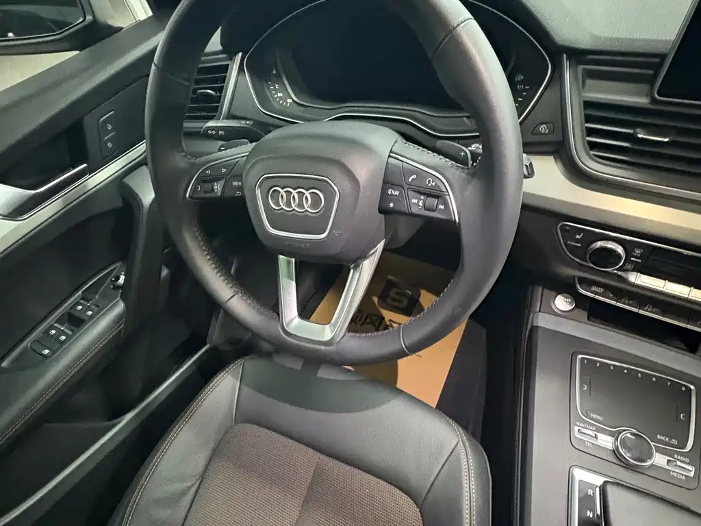 Audi Q5L — миниатюра 9