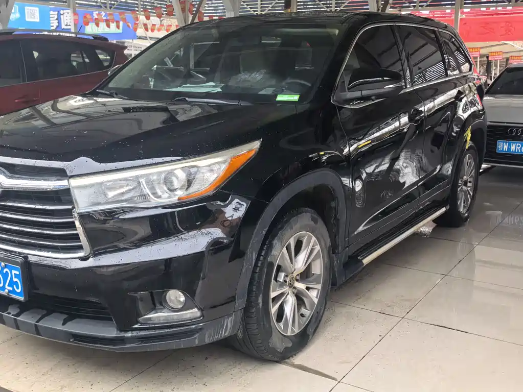 TOYOTA HIGHLANDER