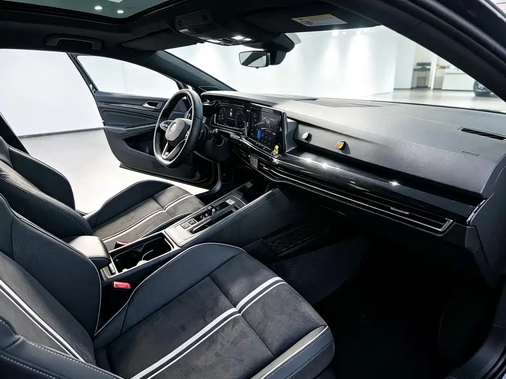 Volkswagen Golf — миниатюра 12