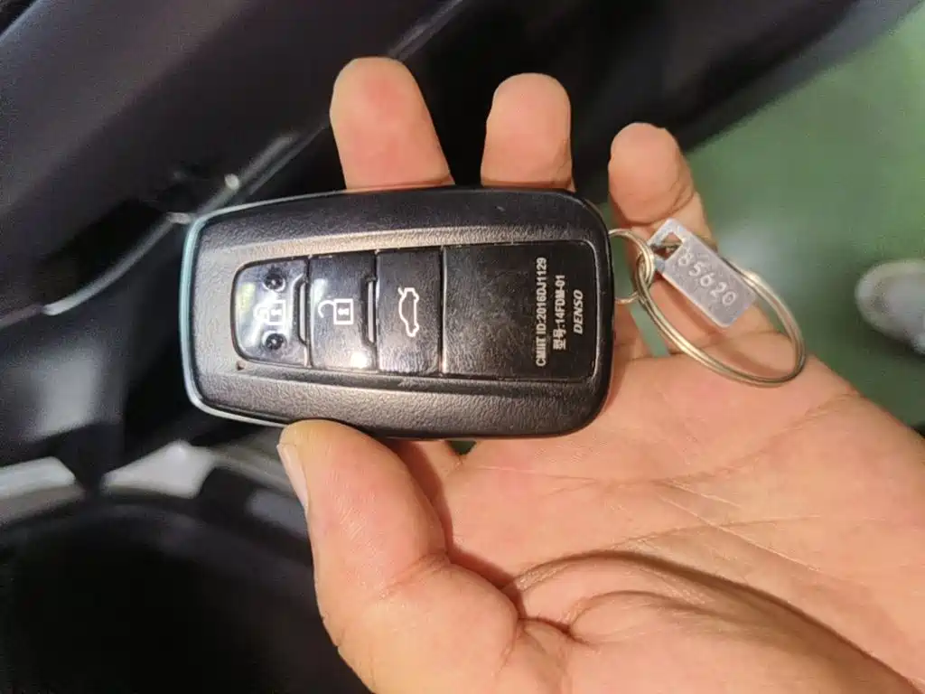 Toyota Camry — миниатюра 9