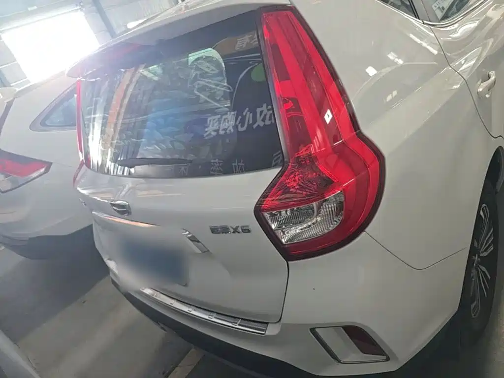 Geely Vision X6 — миниатюра 6