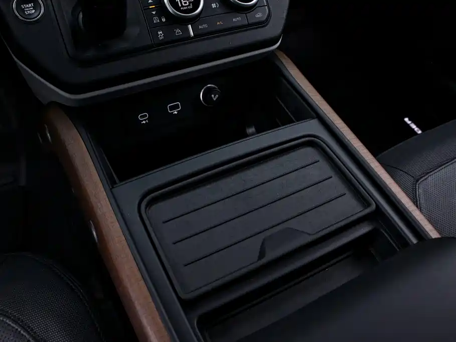 Land Rover Defender — миниатюра 11