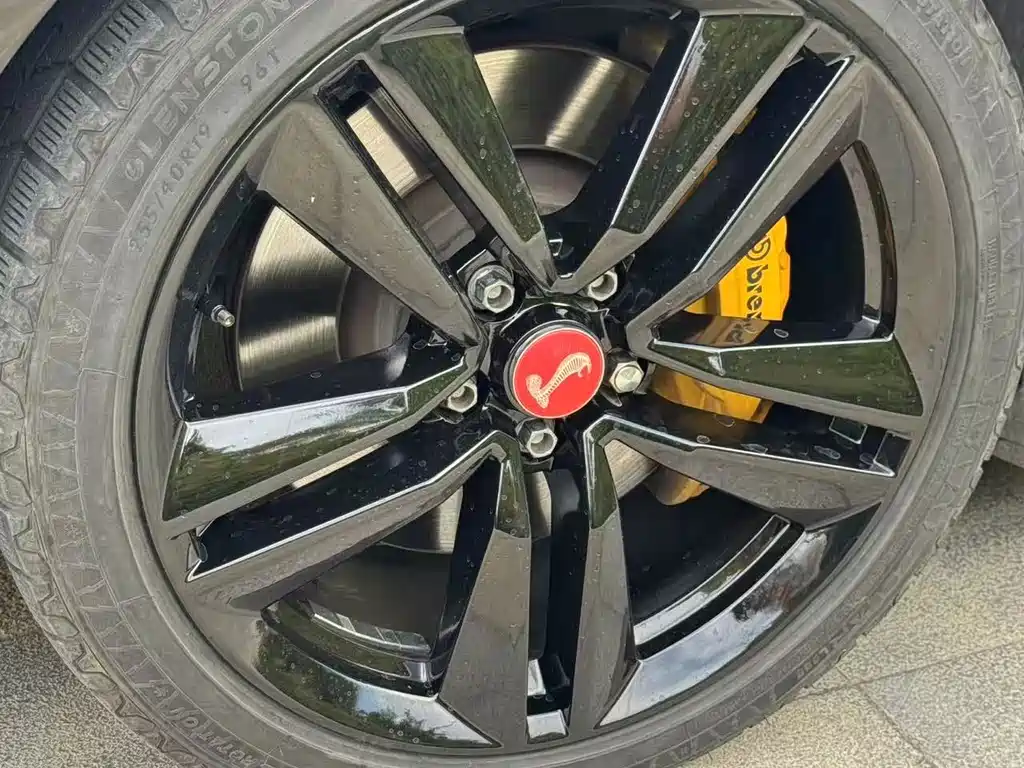 Ford Mustang — миниатюра 6