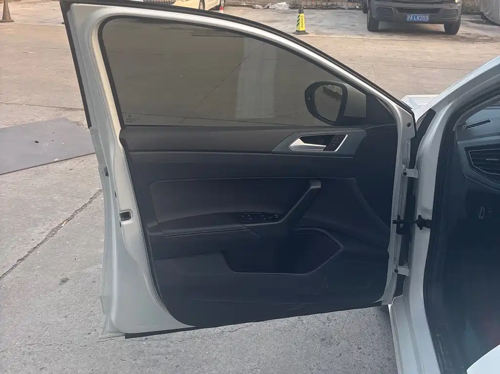 Volkswagen Lavida — миниатюра 8