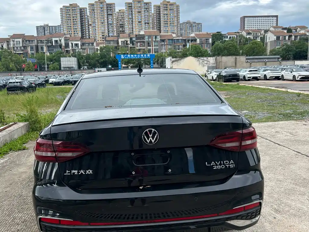Volkswagen Lavida — миниатюра 8