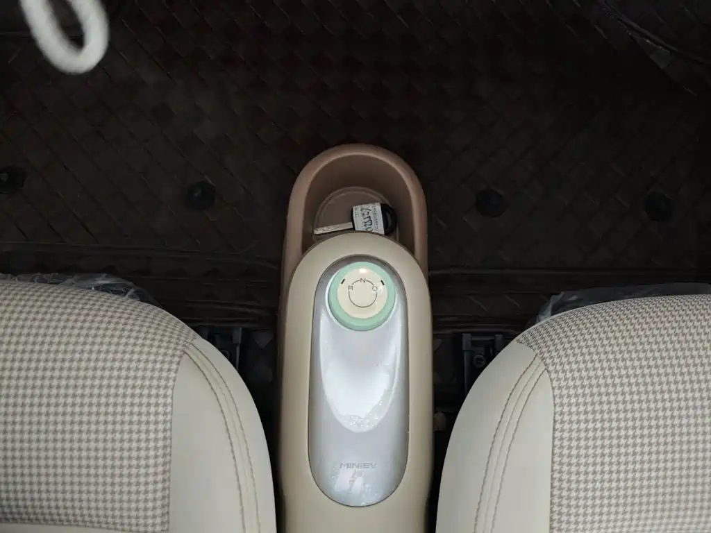 Wuling MINIEV — миниатюра 14