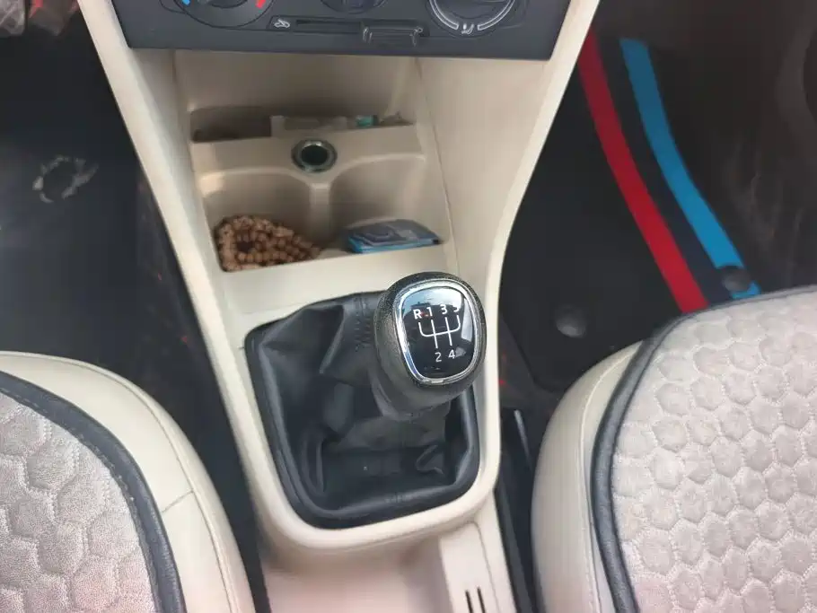 Skoda Rapid — миниатюра 16