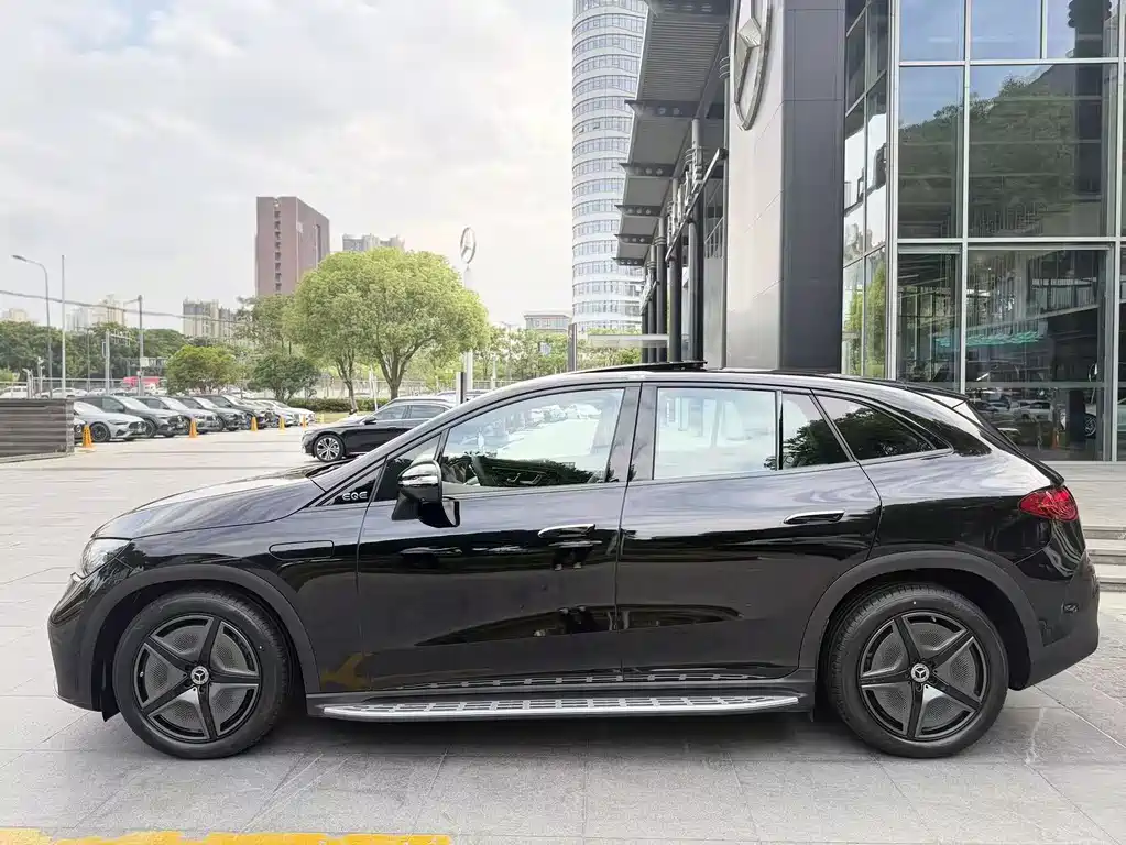 Mercedes-Benz EQE SUV 2026 500 4MATIC Flagship