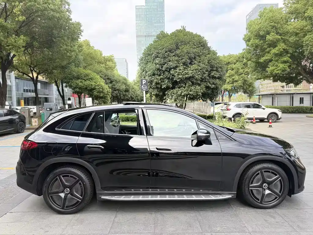Mercedes-Benz EQE SUV 2026 500 4MATIC Flagship