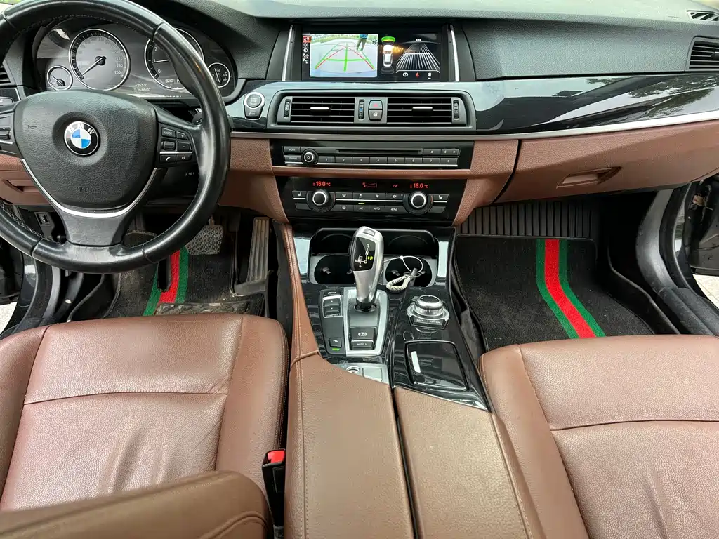 BMW 5 Series — миниатюра 6