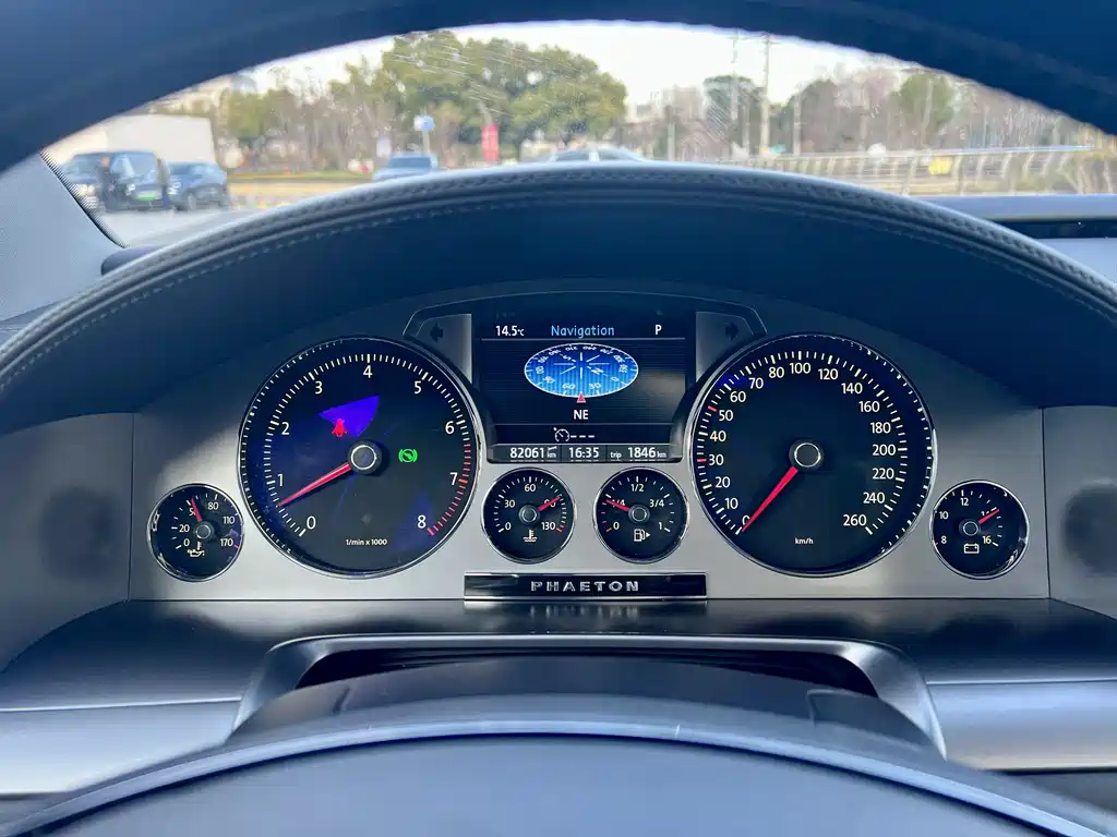 VOLKSWAGEN PHAETON
