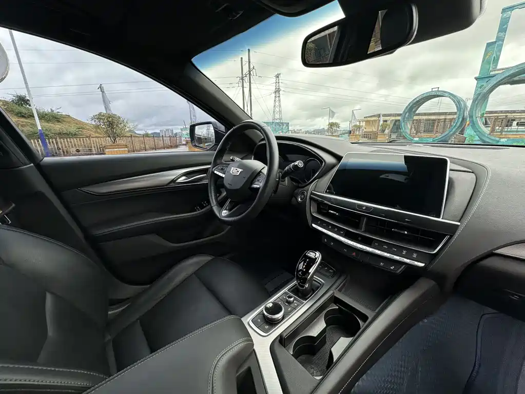 Cadillac CT5 — миниатюра 11