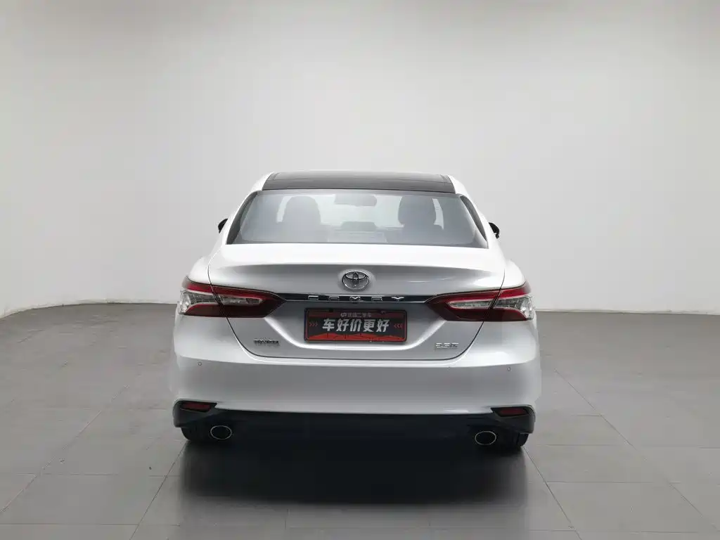 Toyota Camry — миниатюра 4