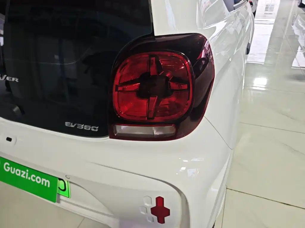 Roewe Clever — миниатюра 8