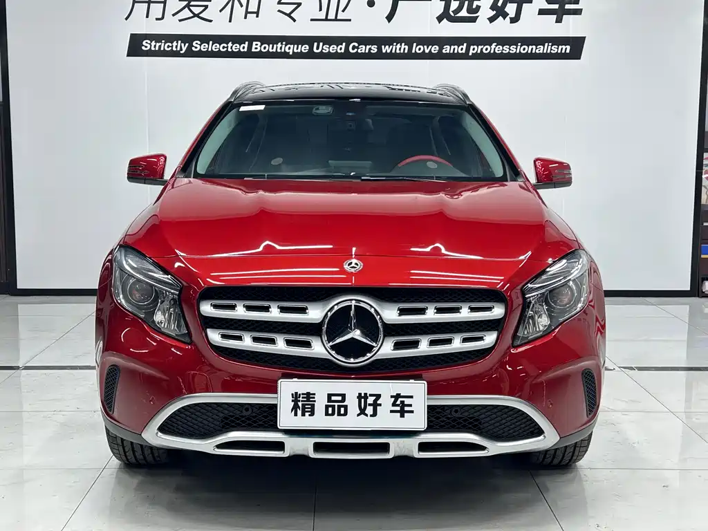 MERCEDES-BENZ GLA