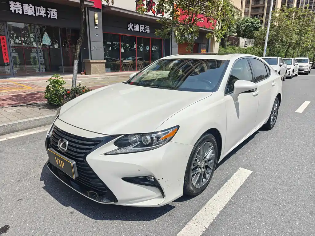 Купить Lexus ES