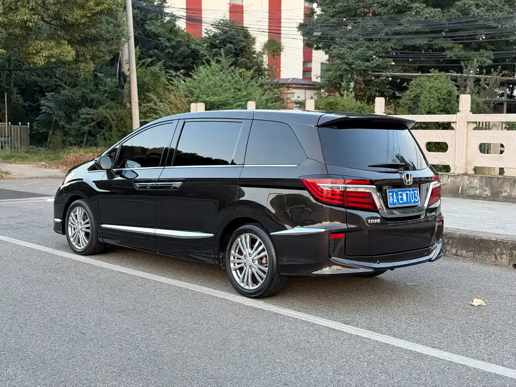 Honda Elysion — миниатюра 4