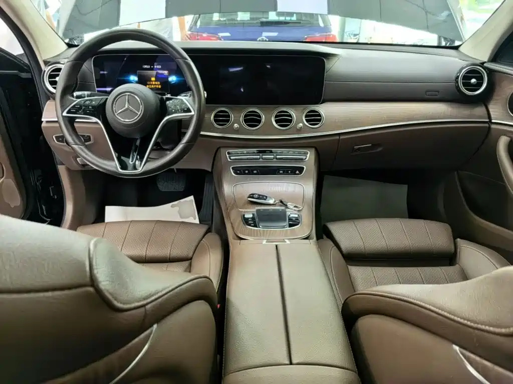 Mercedes-Benz E-Class E 2022 E 260 L