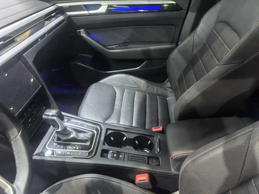 Volkswagen FAW - Passat CC CC 2019 330TSI V