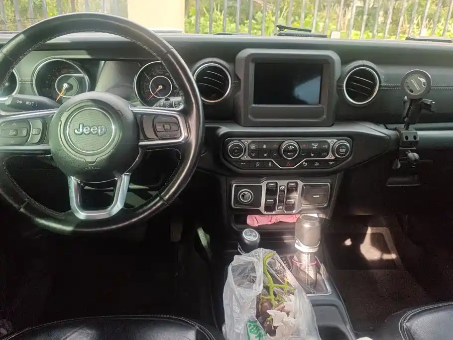 Jeep Wrangler — миниатюра 12