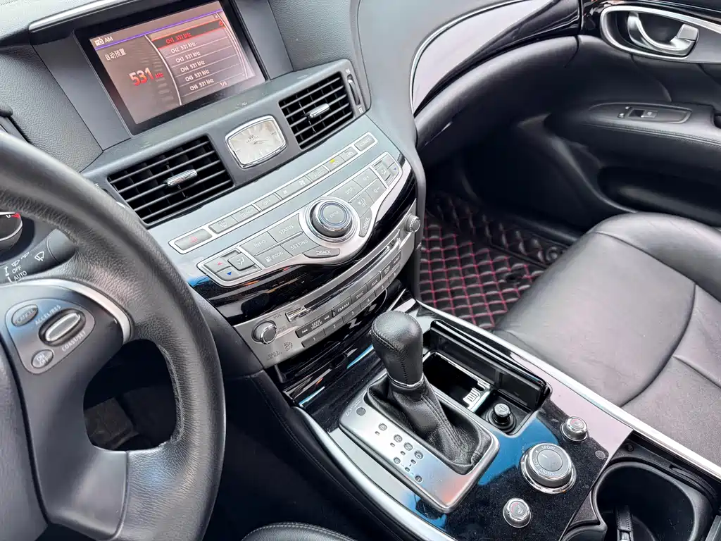 Infiniti Q70 — миниатюра 19