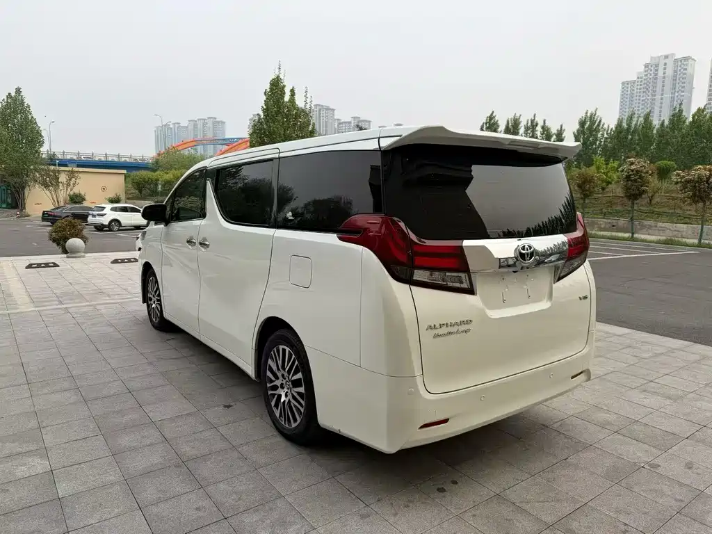 Toyota Alphard 2015 3.5L Luxury